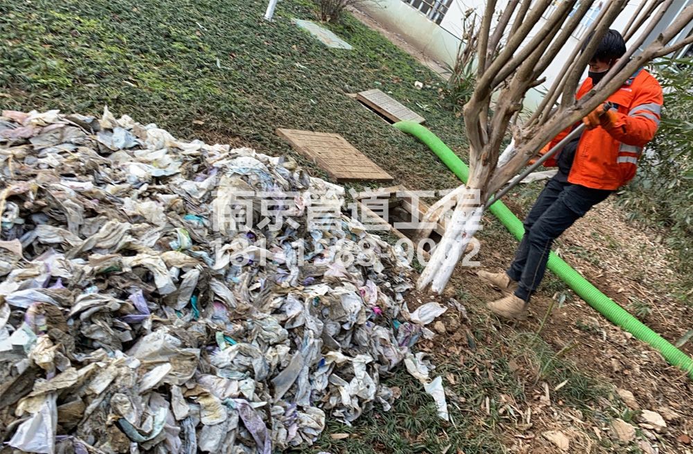 315上新河化粪池垃圾清理